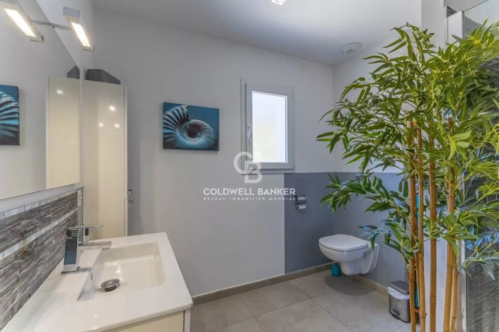 Image No.15-4 Bed House for sale