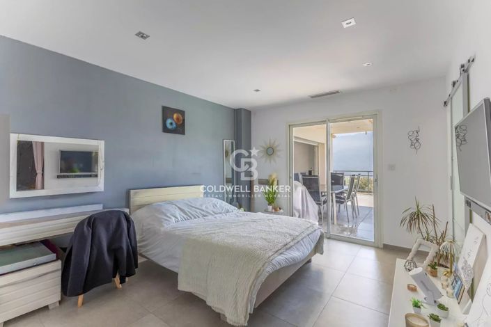 Image No.18-4 Bed House for sale