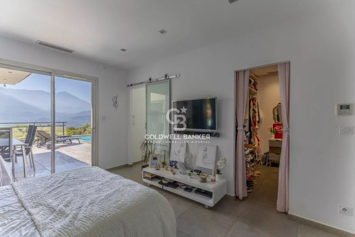 Image No.19-4 Bed House for sale