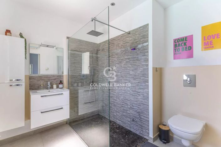 Image No.20-4 Bed House for sale