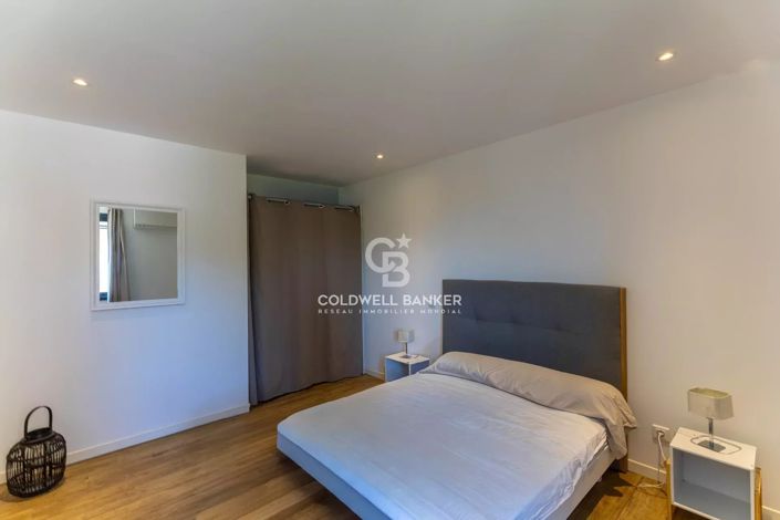 Image No.26-4 Bed House for sale