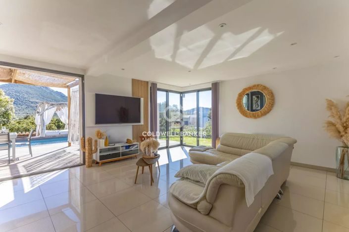 Image No.12-4 Bed House for sale