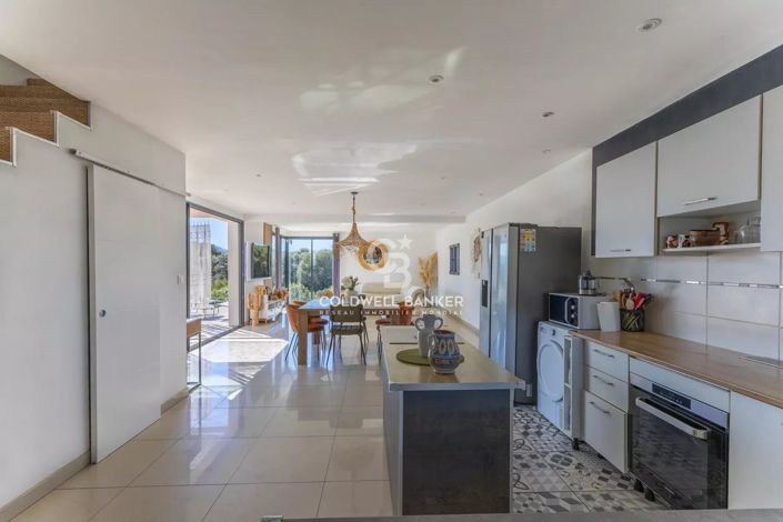 Image No.16-4 Bed House for sale