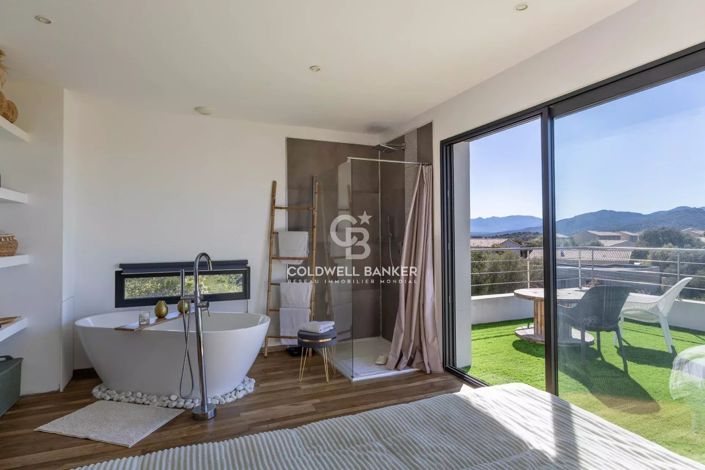 Image No.18-4 Bed House for sale