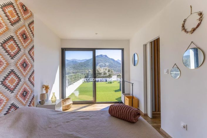 Image No.22-4 Bed House for sale