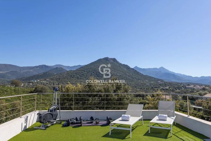 Image No.24-4 Bed House for sale