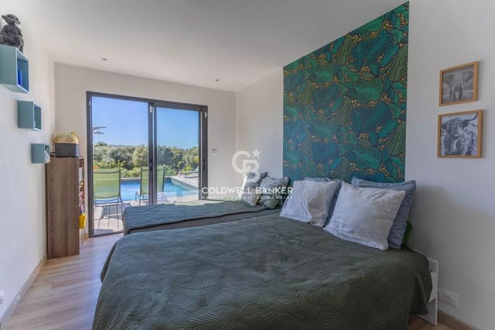Image No.30-4 Bed House for sale
