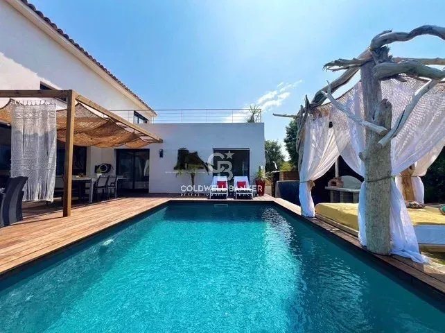 Image No.32-4 Bed House for sale
