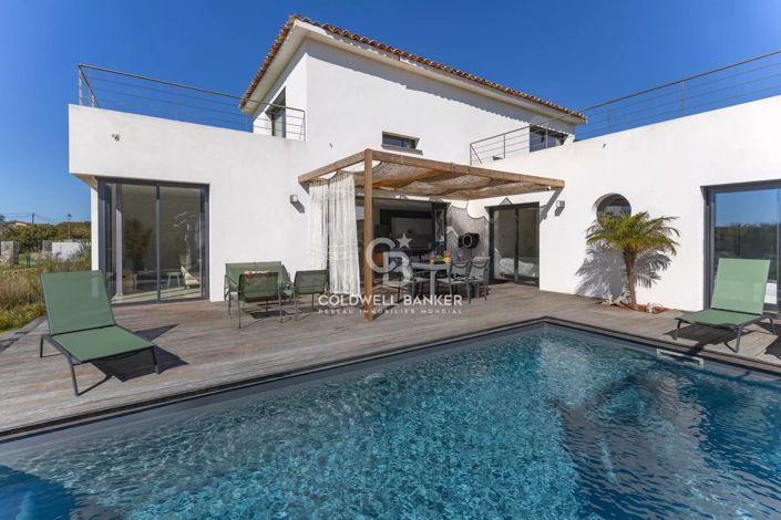 Image No.33-4 Bed House for sale