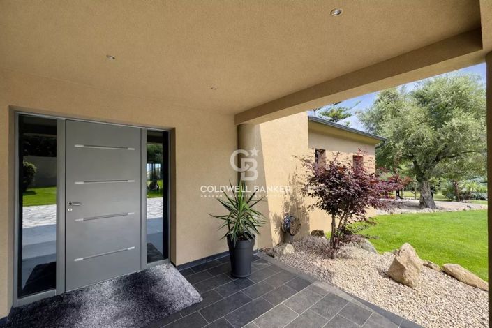 Image No.11-House for sale