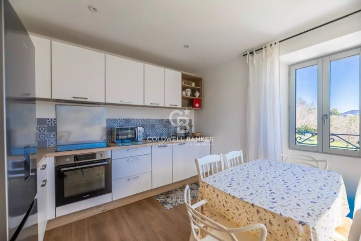 Image No.10-6 Bed House for sale
