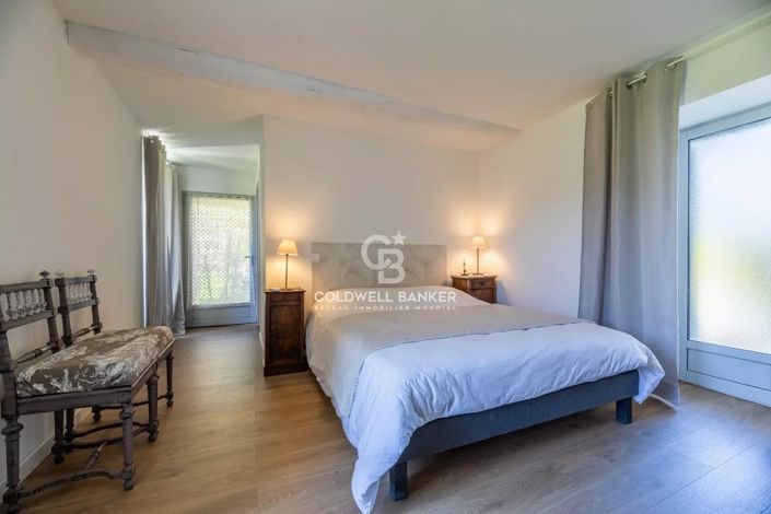 Image No.17-6 Bed House for sale