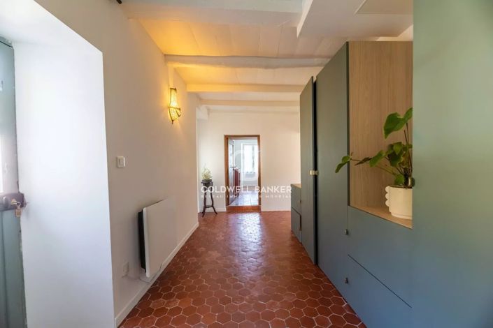 Image No.19-6 Bed House for sale