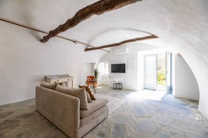 Image No.7-6 Bed House for sale