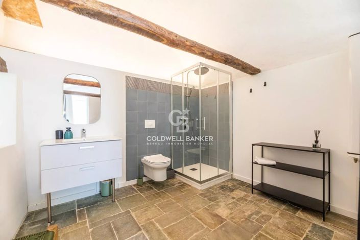 Image No.9-6 Bed House for sale