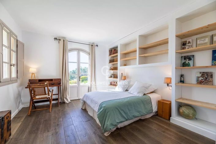 Image No.31-7 Bed House for sale