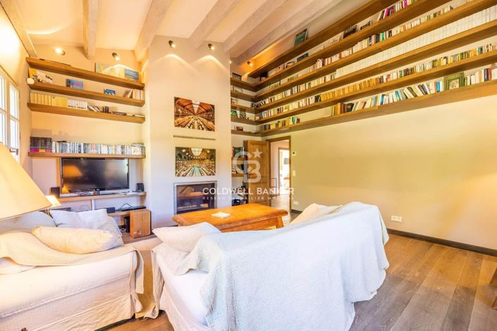 Image No.38-7 Bed House for sale