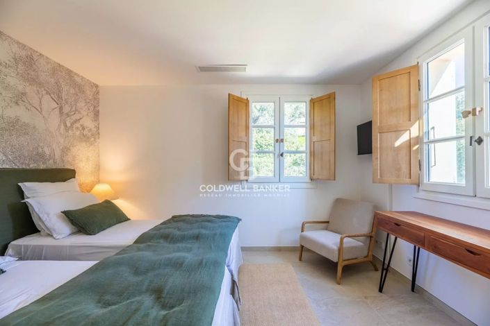 Image No.40-7 Bed House for sale