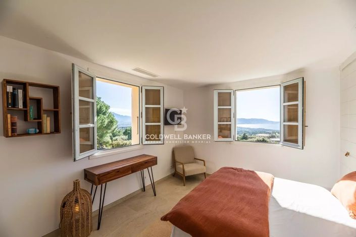Image No.43-7 Bed House for sale