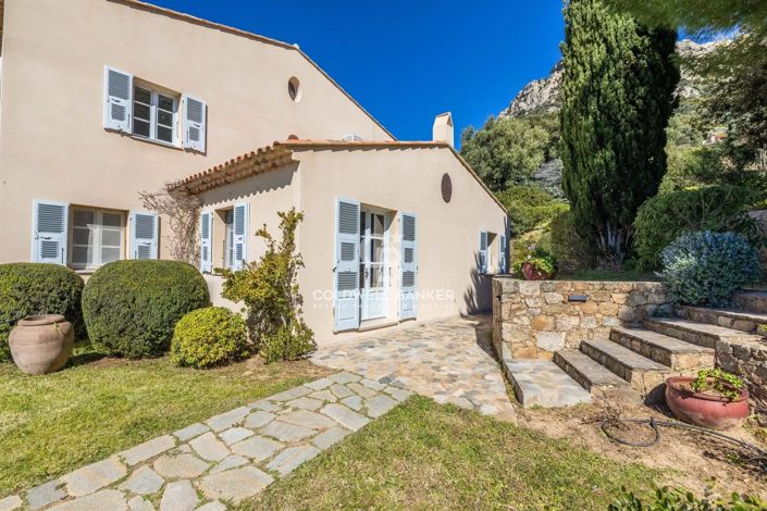 Image No.7-7 Bed House for sale