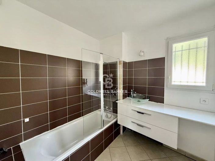 Image No.13-3 Bed Apartment for sale