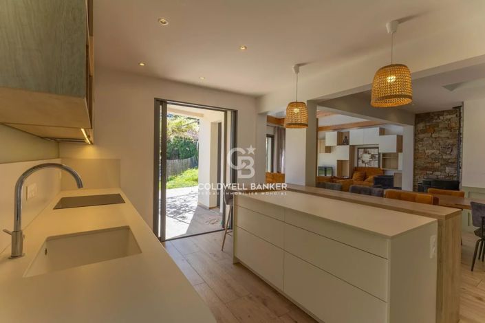 Image No.10-4 Bed House for sale