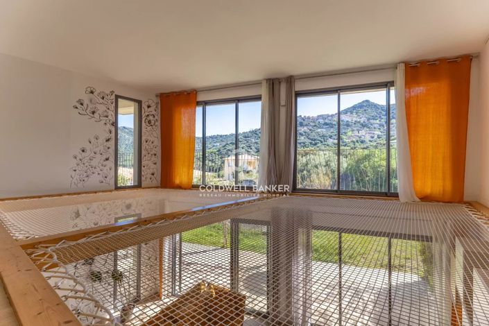 Image No.25-4 Bed House for sale