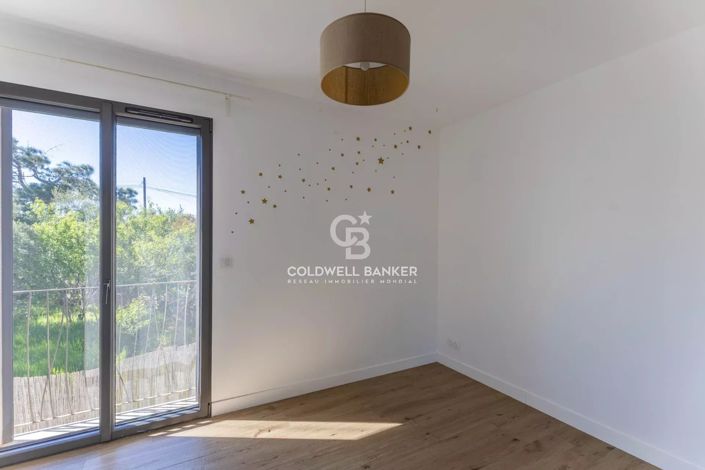 Image No.31-4 Bed House for sale