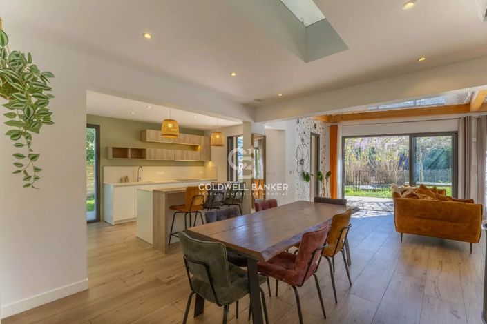 Image No.6-4 Bed House for sale