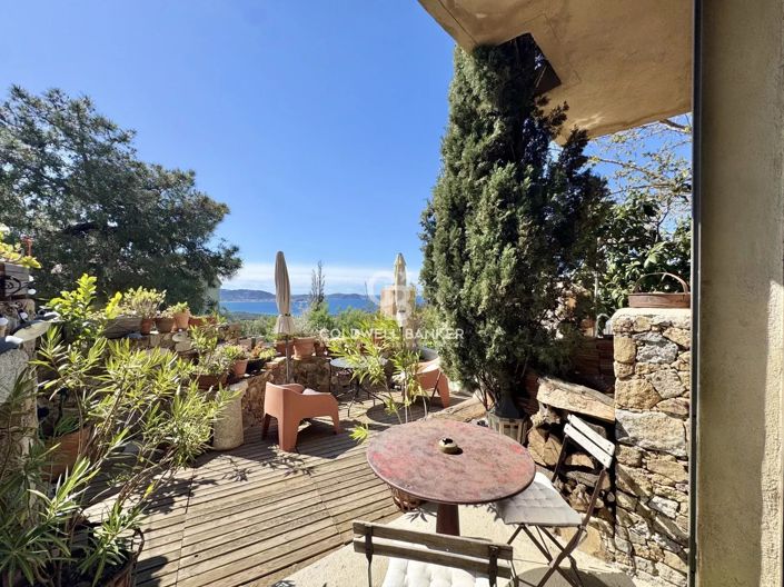 Image No.24-4 Bed House for sale
