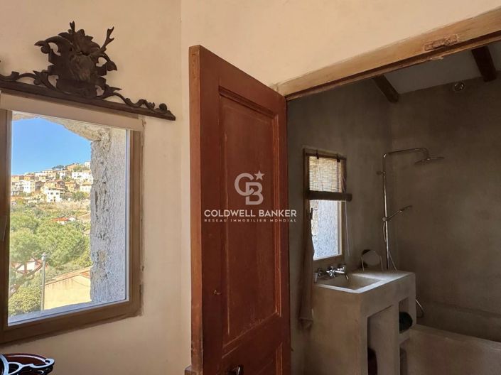 Image No.29-4 Bed House for sale