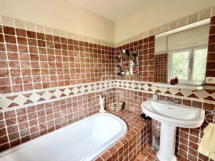 Image No.28-House for sale