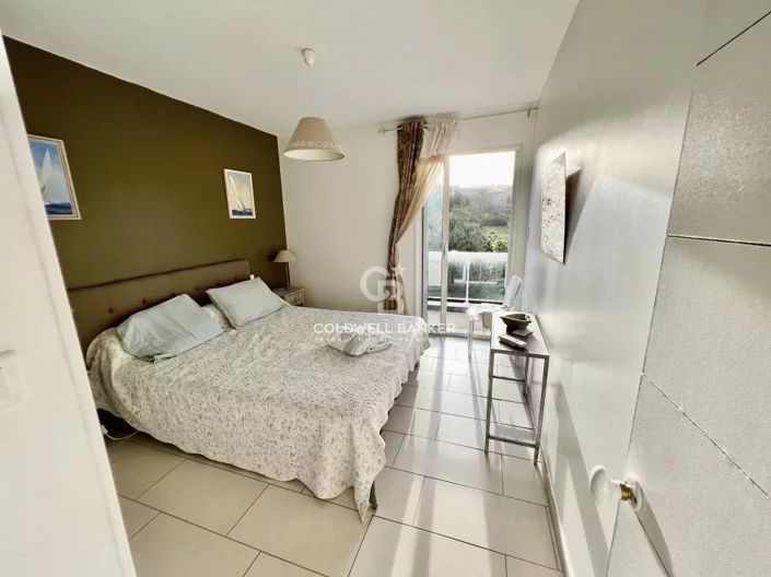 Image No.10-4 Bed House for sale