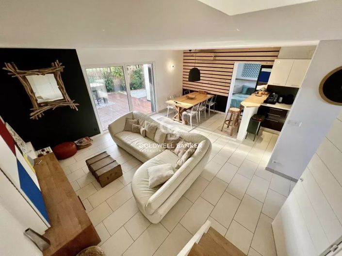 Image No.16-4 Bed House for sale