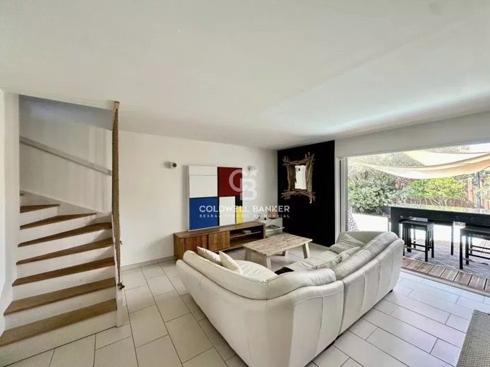 Image No.3-4 Bed House for sale