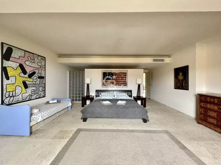 Image No.17-10 Bed House for sale