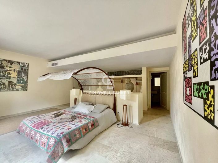 Image No.23-10 Bed House for sale