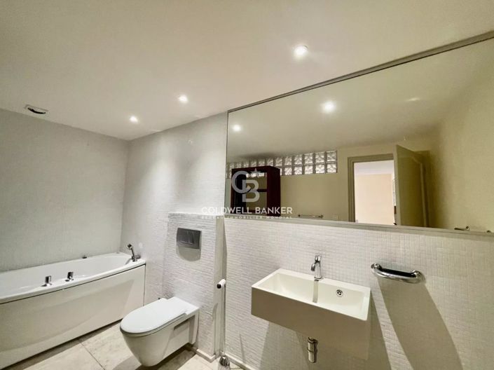 Image No.24-10 Bed House for sale