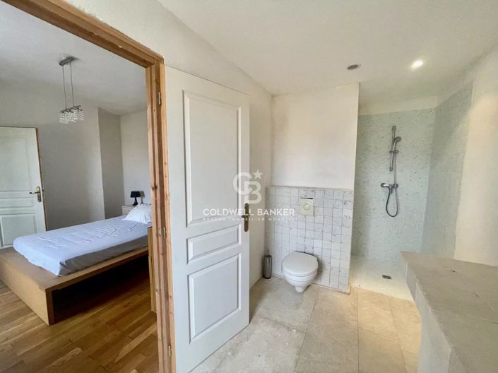Image No.31-10 Bed House for sale