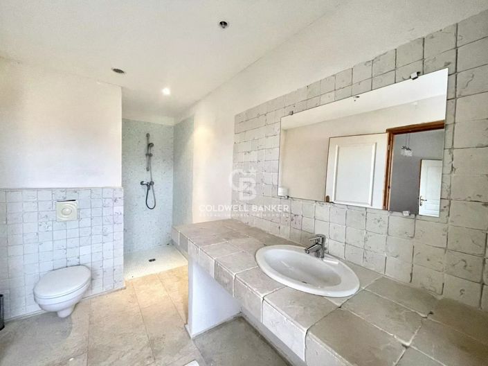 Image No.32-10 Bed House for sale