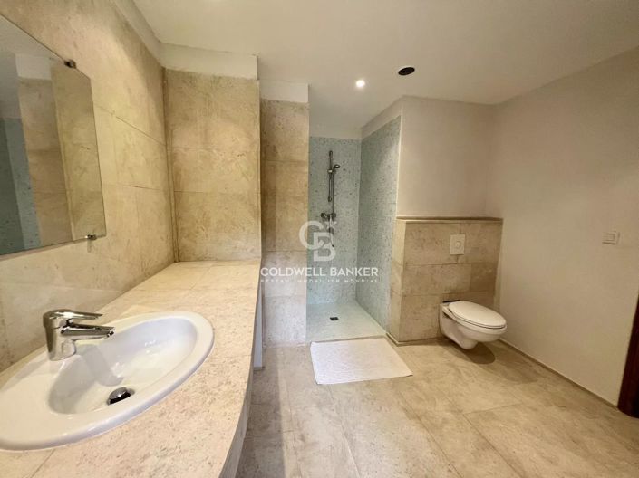 Image No.34-10 Bed House for sale