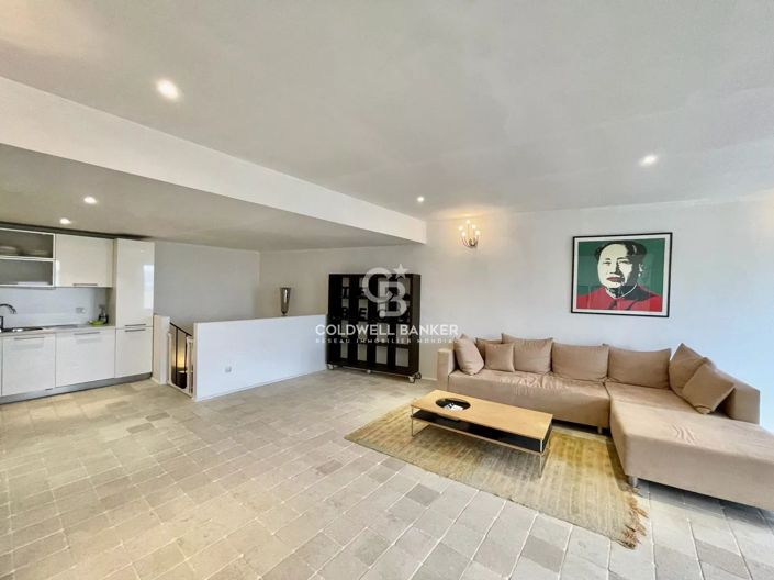 Image No.35-10 Bed House for sale