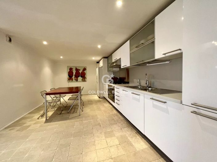 Image No.36-10 Bed House for sale