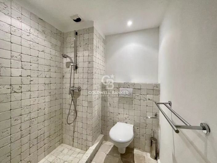 Image No.44-10 Bed House for sale