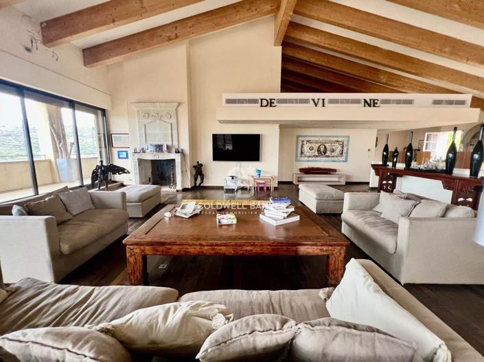 Image No.5-10 Bed House for sale