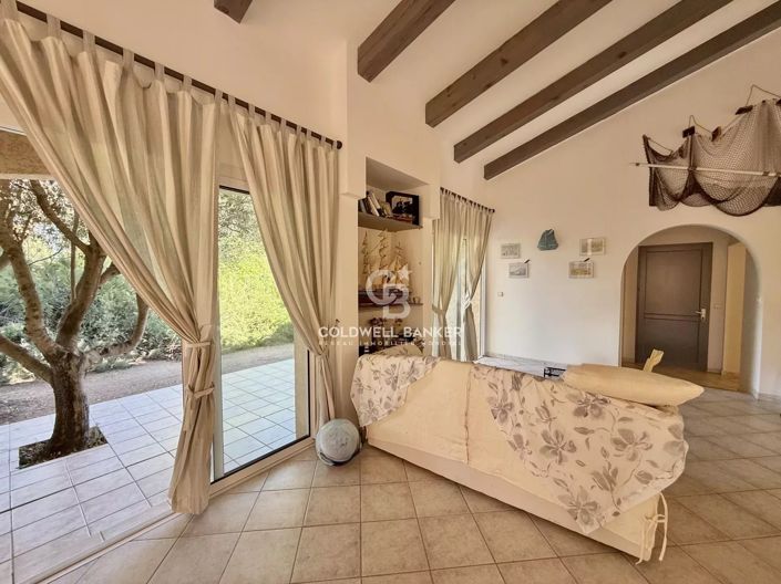 Image No.10-3 Bed House for sale