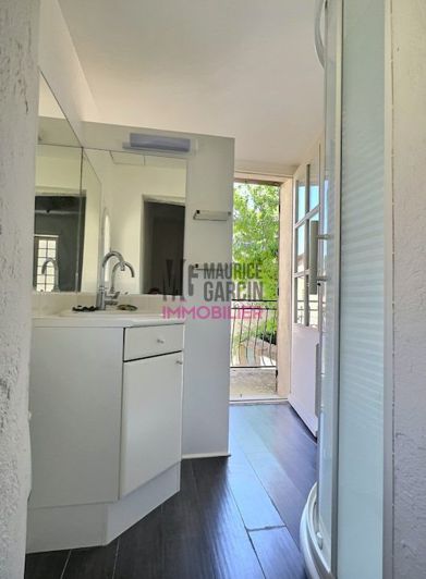 Image No.10-2 Bed House for sale