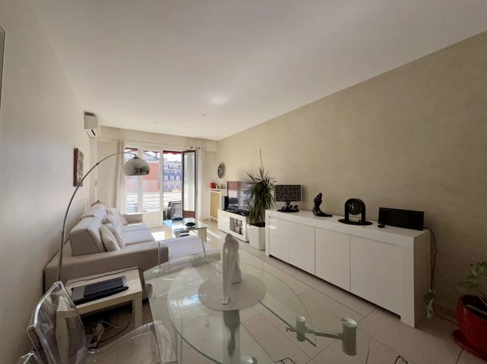 Image No.2-Appartement de 2 chambres à vendre à Nice