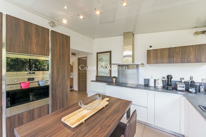 Image No.6-4 Bed House for sale