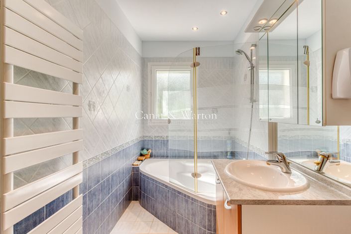 Image No.15-5 Bed House for sale